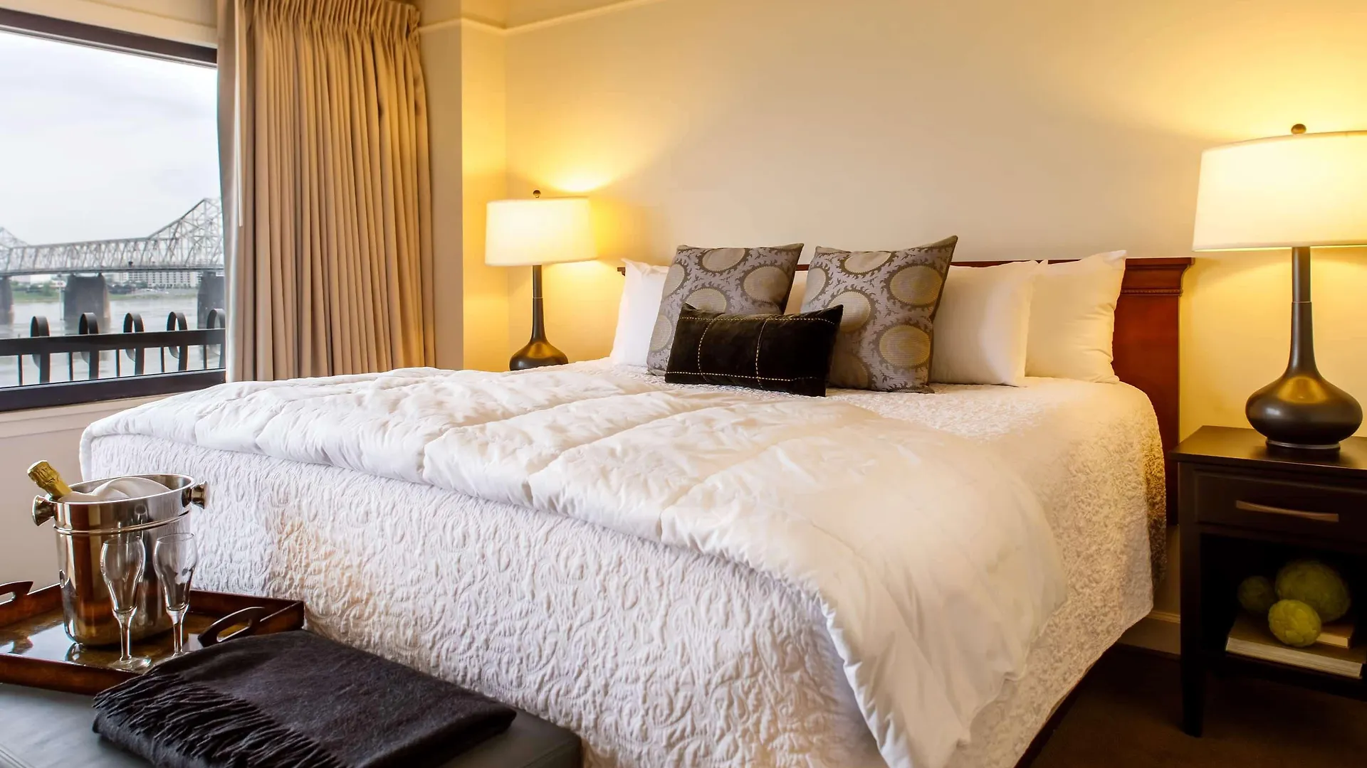 ****  Galt House Hotel, A Trademark Collection Hotel Louisville Estados Unidos